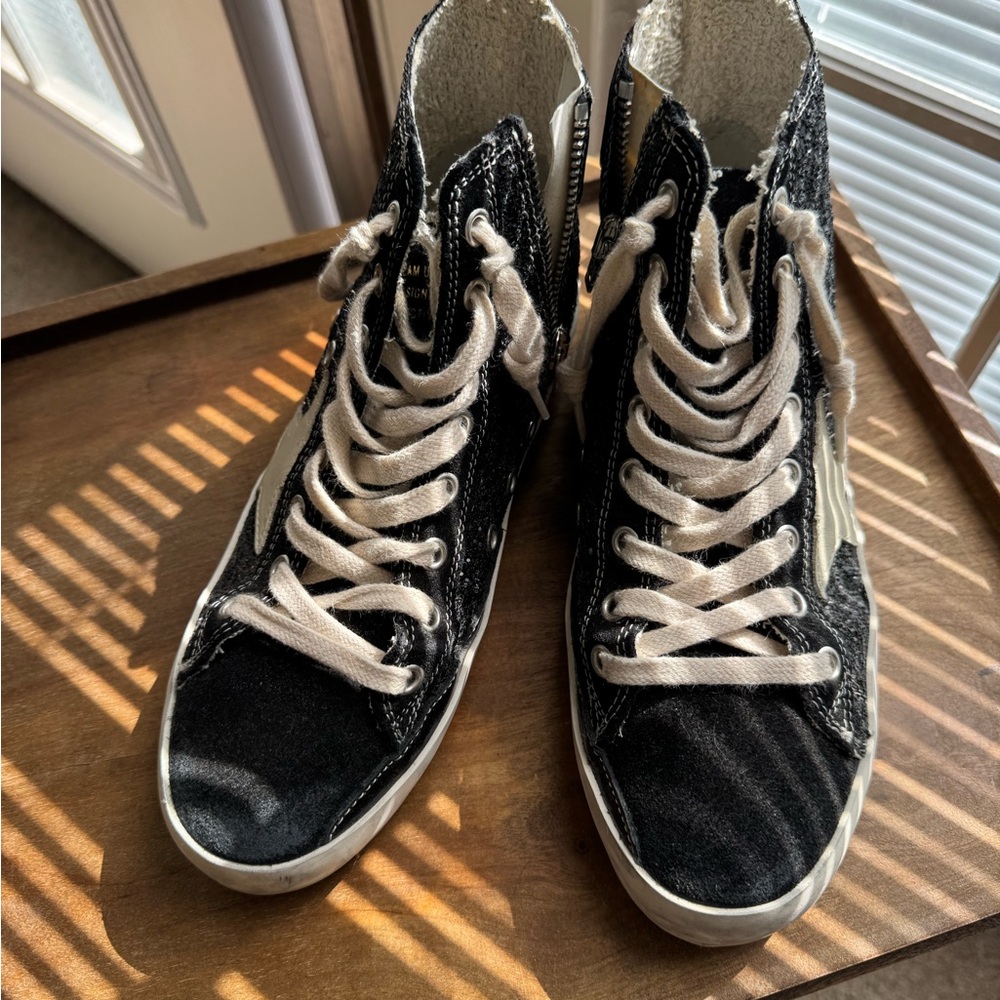 LIKE NEW Golden Goose Black High-Top Sneakers